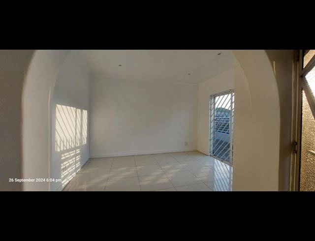 3 BEDROOM PROPERTY TO RENT IN RONDEBOSCH EAST